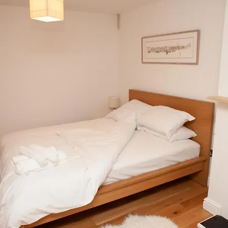 2 Bedroom House Near The Downs Бристоль
