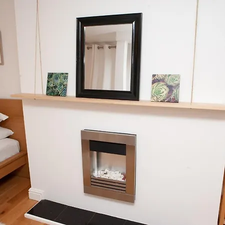 2 Bedroom House Near The Downs Apartment Bristol