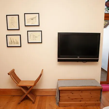 Apartment 2 Bedroom House Near The Downs *