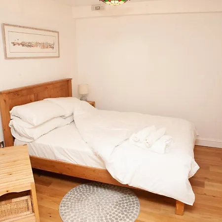 Apartment 2 Bedroom House Near The Downs Bristol